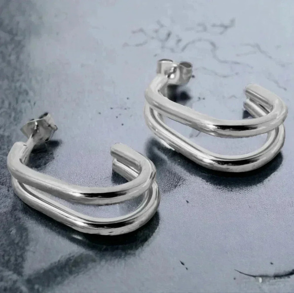πMinimalist Double Hoop Earrings 18K White Gold Plated Stainless Steel - Picture 7 of 12